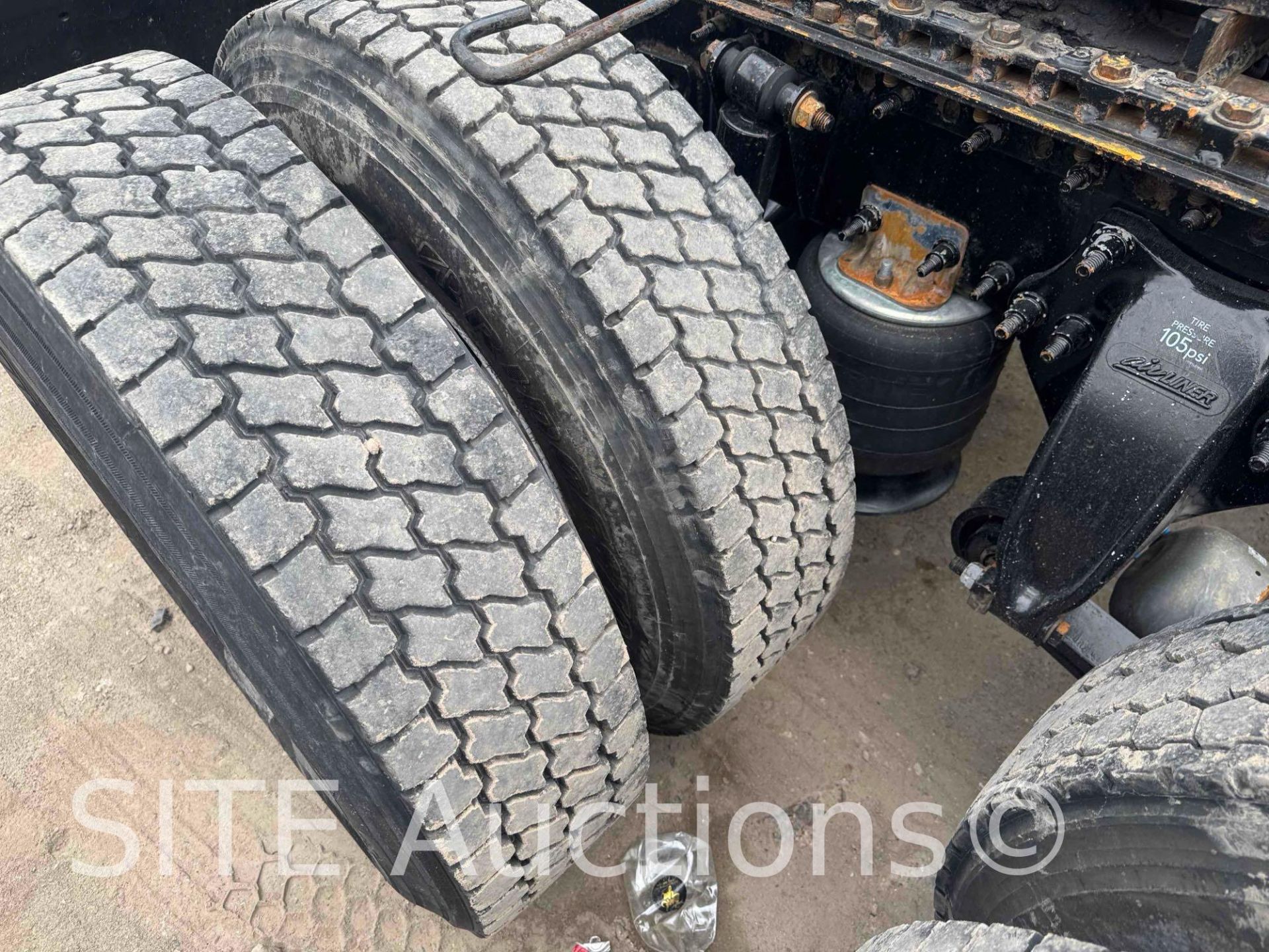 2016 Freightliner Cascadia T/A Sleeper Truck Tractor - Image 28 of 36