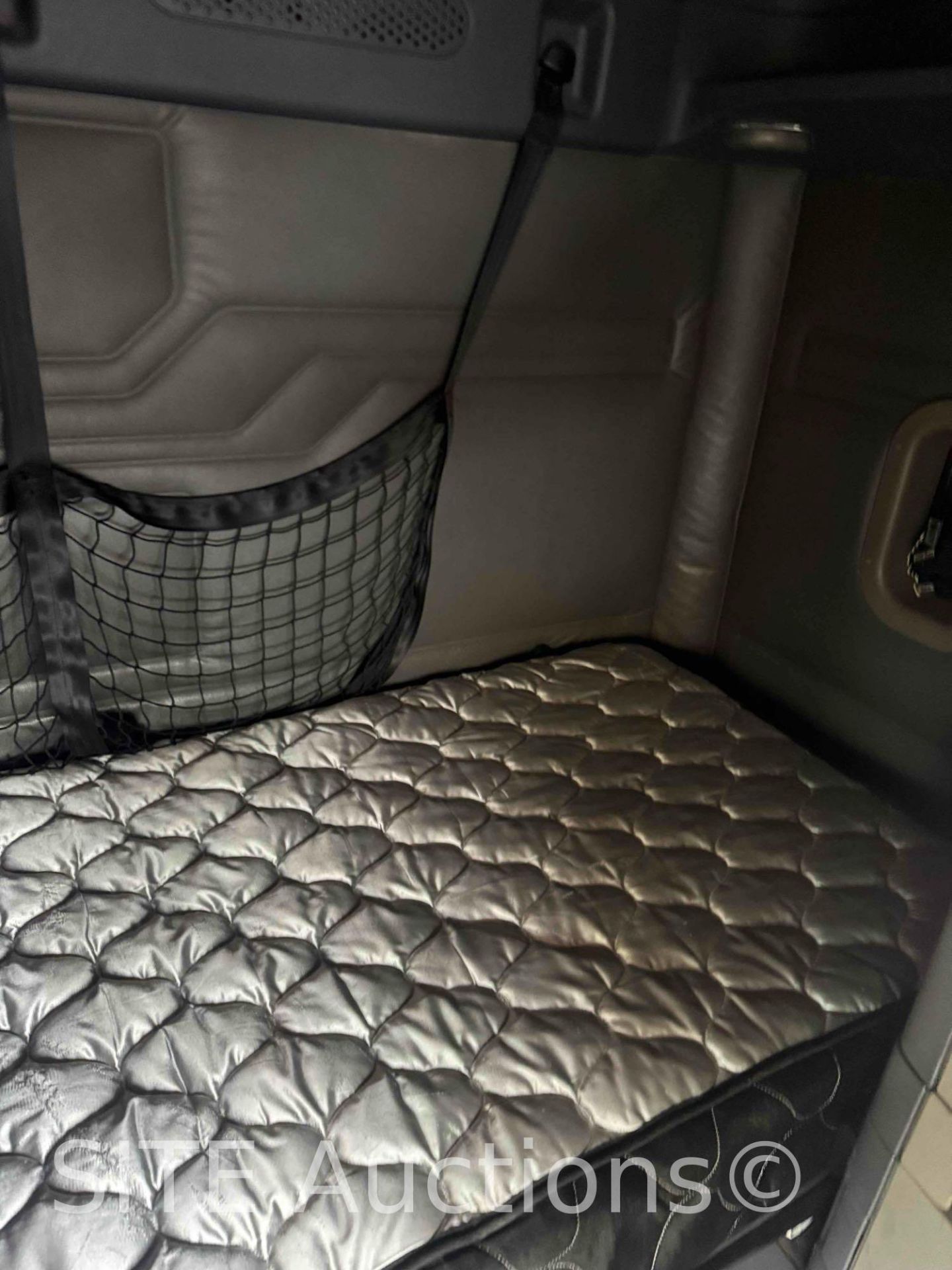 2016 Freightliner Cascadia T/A Sleeper Truck Tractor - Image 29 of 36