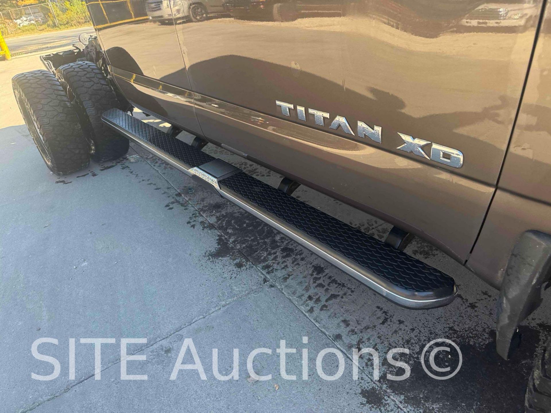 2017 Nissan Titan XD Crew Cab Dually Cab & Chassis Truck - Image 20 of 33