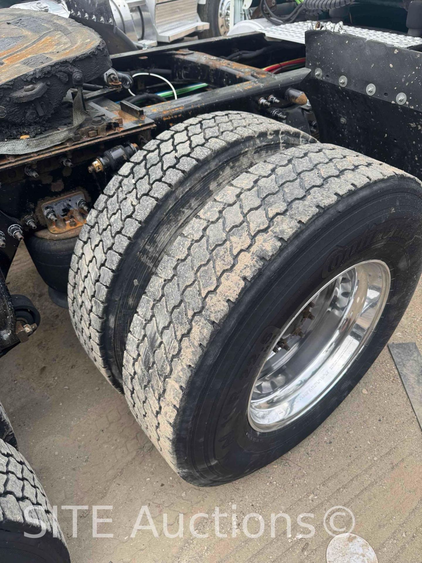 2016 Freightliner Cascadia T/A Sleeper Truck Tractor - Image 20 of 36