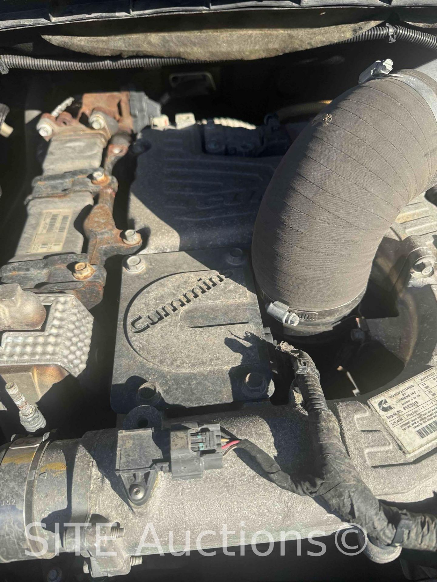 2017 Nissan Titan XD Crew Cab Dually Cab & Chassis Truck - Image 4 of 33