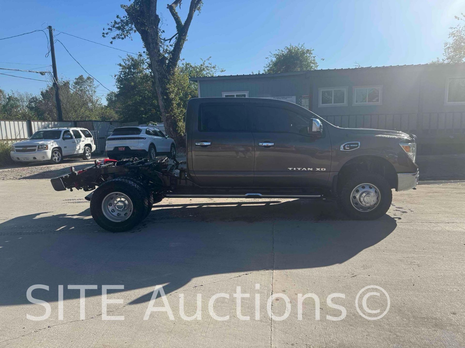 2017 Nissan Titan XD Crew Cab Dually Cab & Chassis Truck - Image 8 of 33