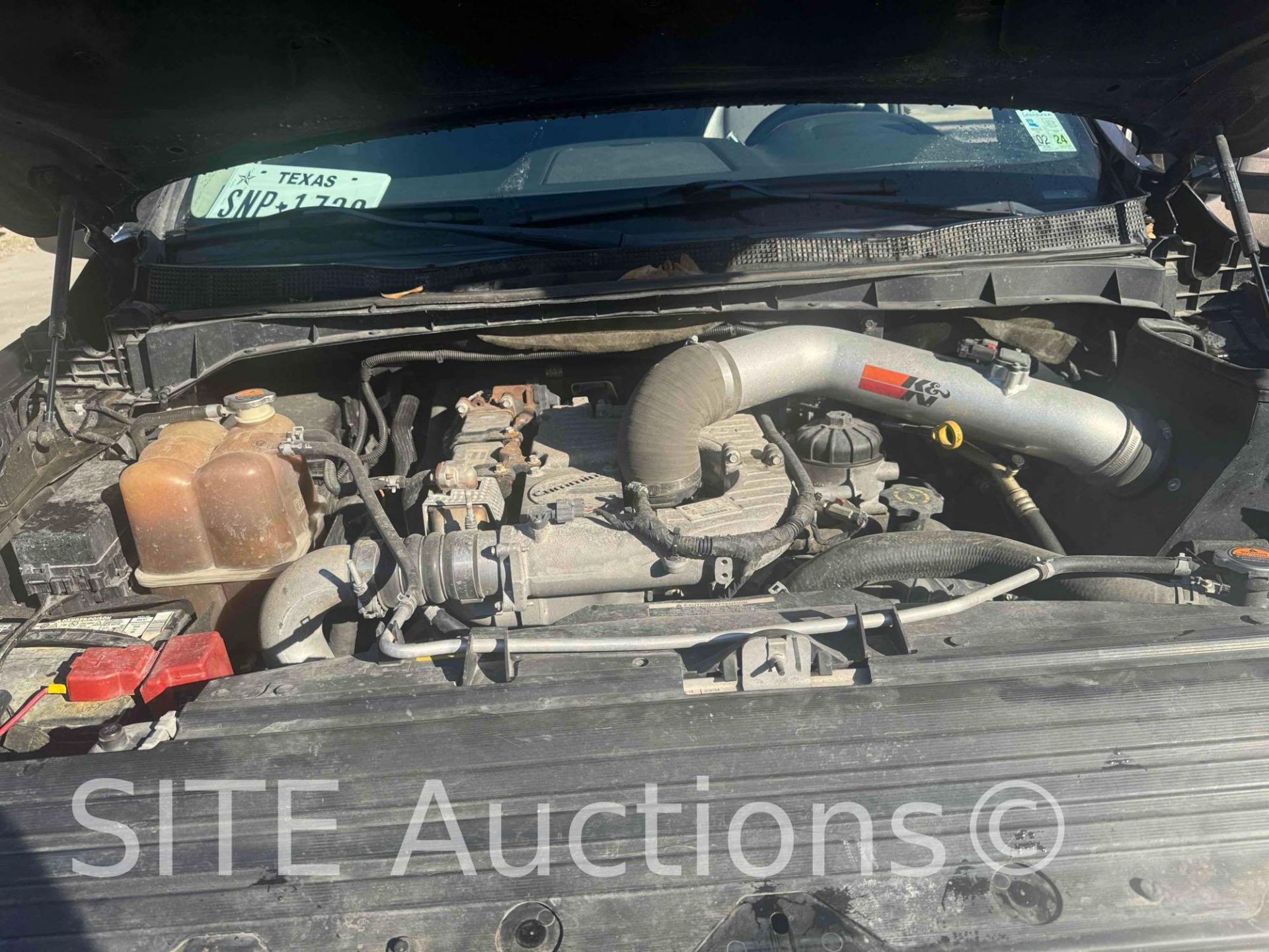 2017 Nissan Titan XD Crew Cab Dually Cab & Chassis Truck - Image 12 of 33