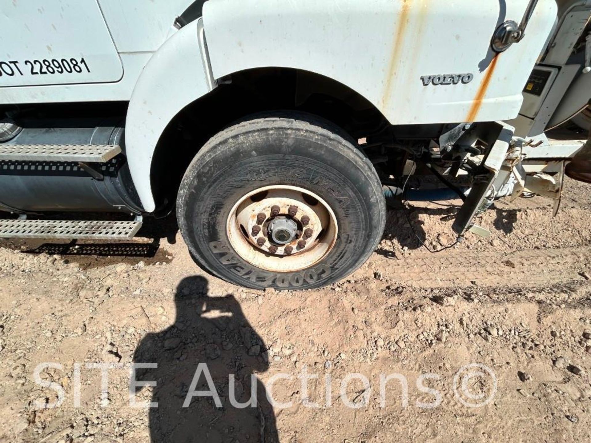 1997 Volvo WG T/A Hydrovac Truck - Image 19 of 39