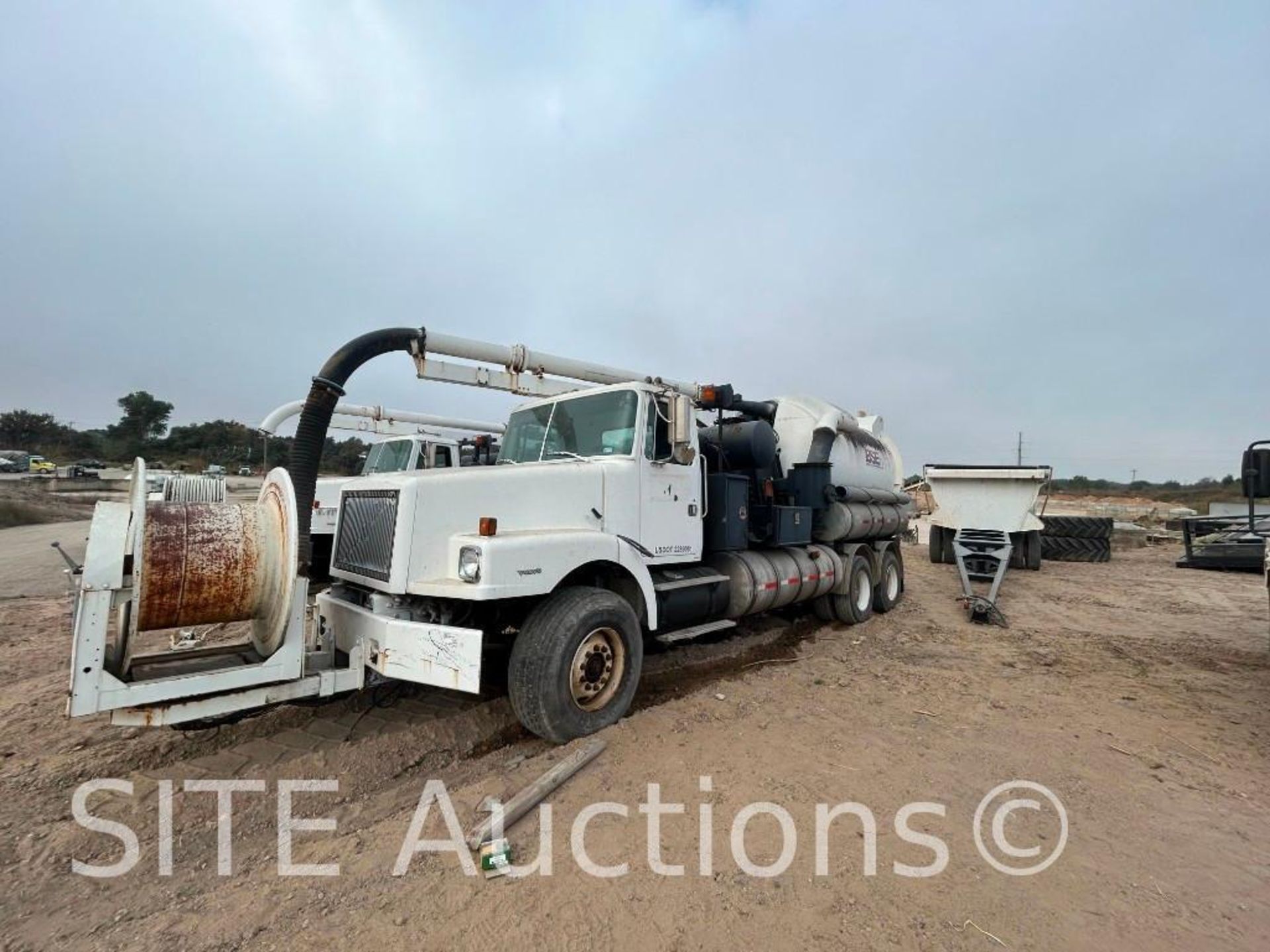 1997 Volvo WG T/A Hydrovac Truck