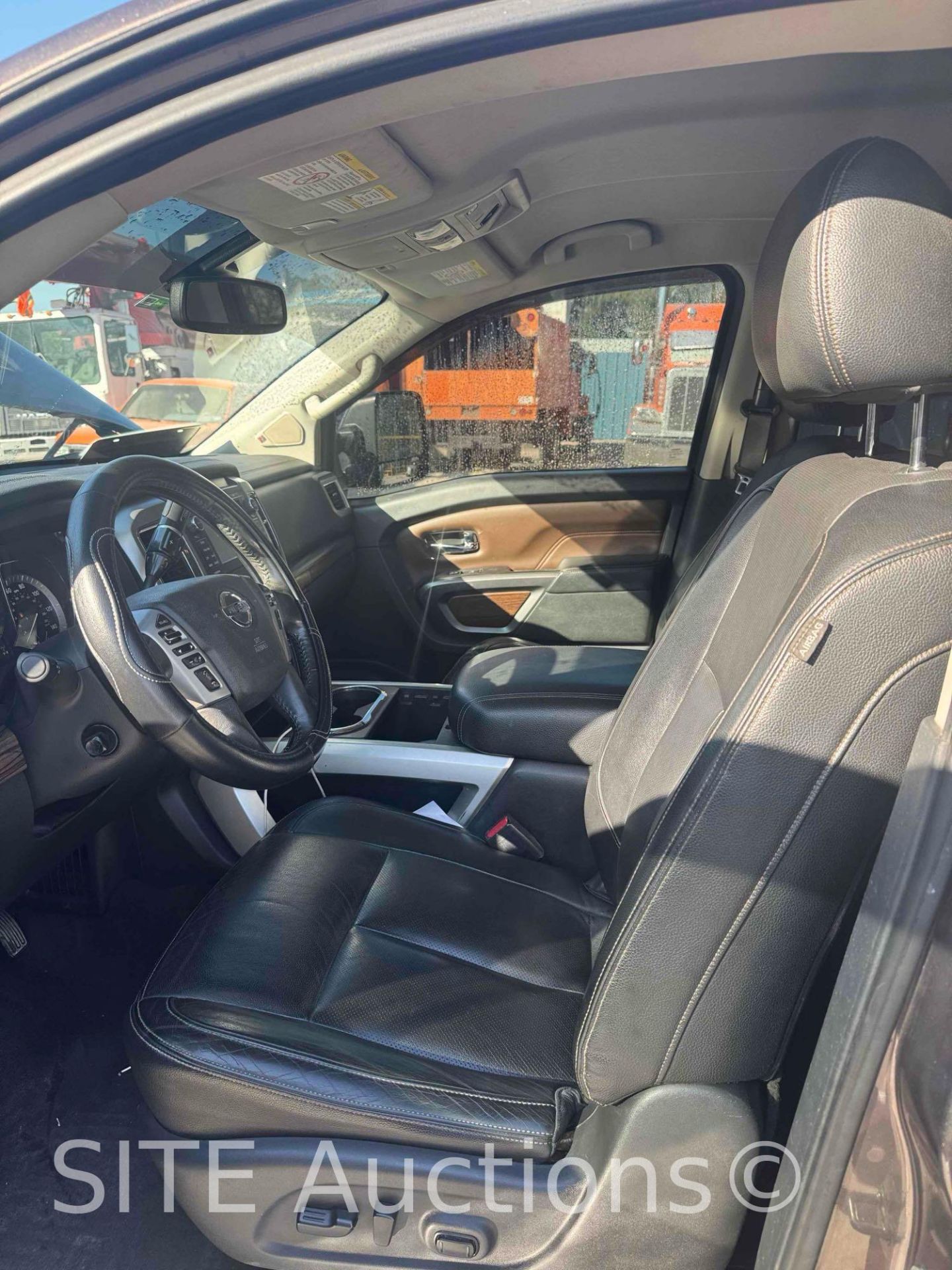 2017 Nissan Titan XD Crew Cab Dually Cab & Chassis Truck - Image 26 of 33