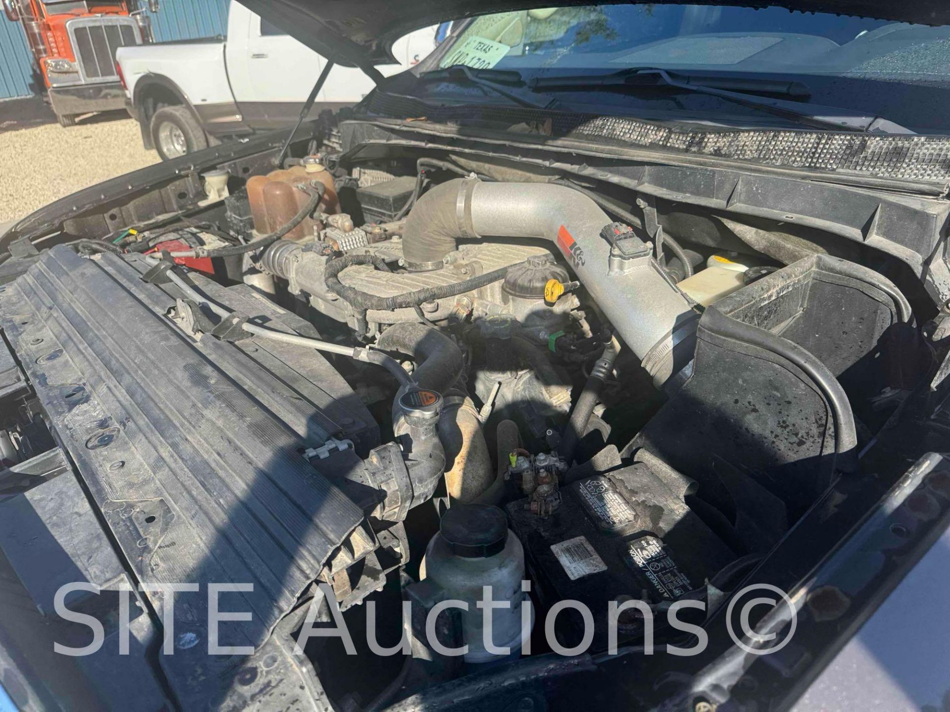 2017 Nissan Titan XD Crew Cab Dually Cab & Chassis Truck - Image 5 of 33