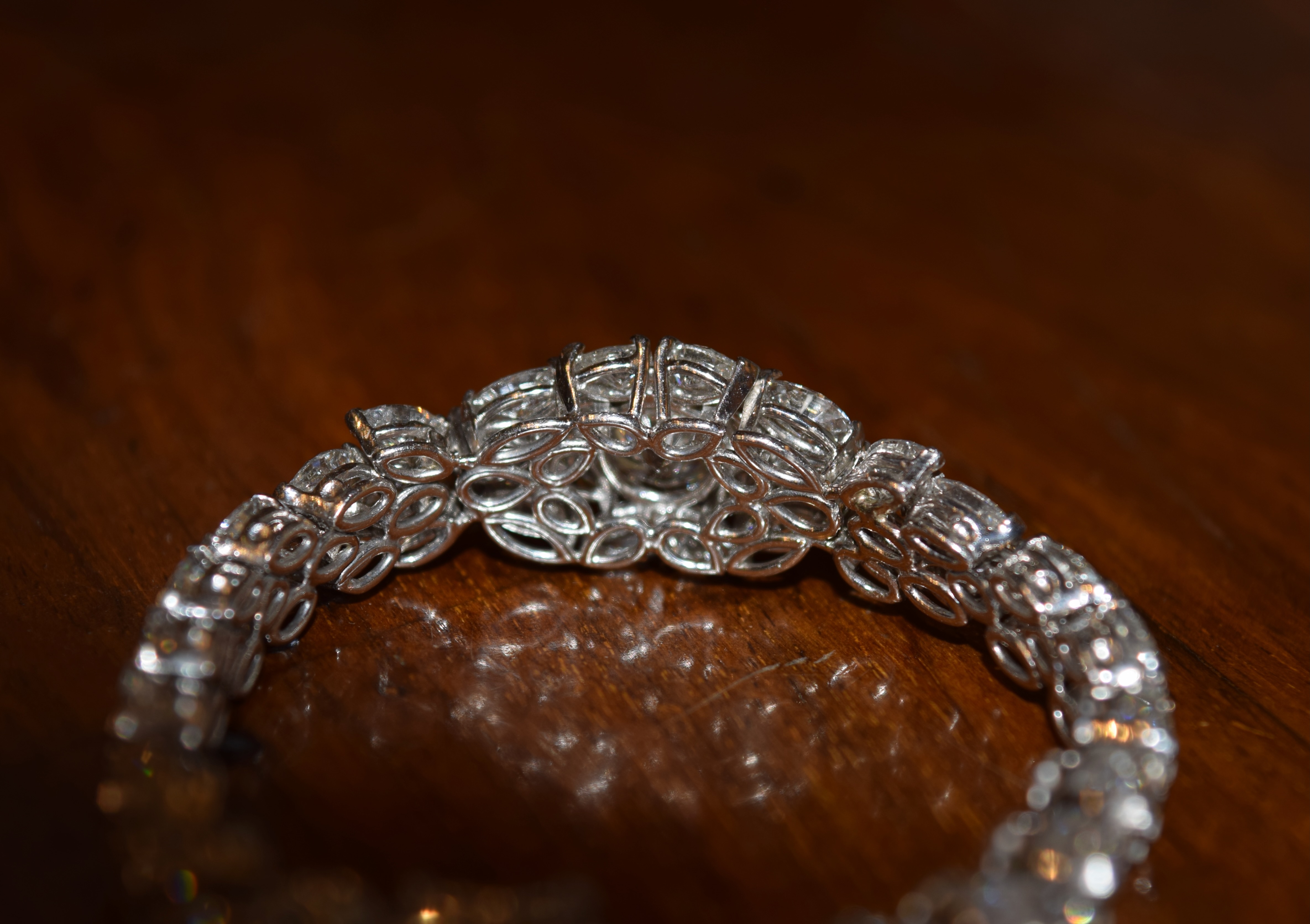 Circa 1990, A fine diamond and platinum bracelet - Image 3 of 5