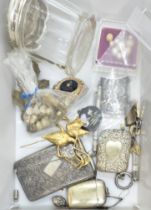 NO RESERVE: Vintage, A mixed lot of silver and yellow metal jewellery