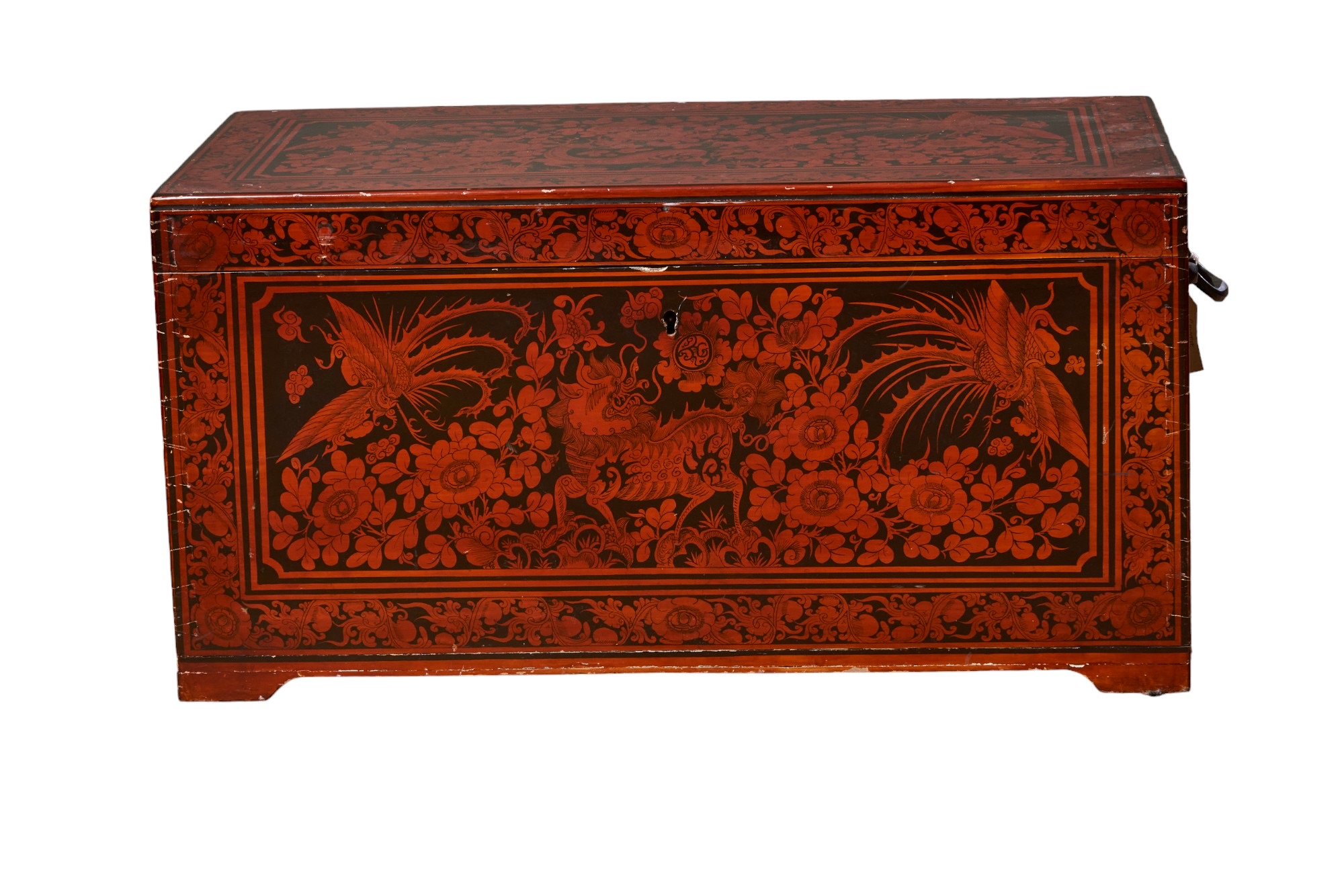 Chinese, 19th Century, A large lacquered gaming trunk - Image 3 of 3