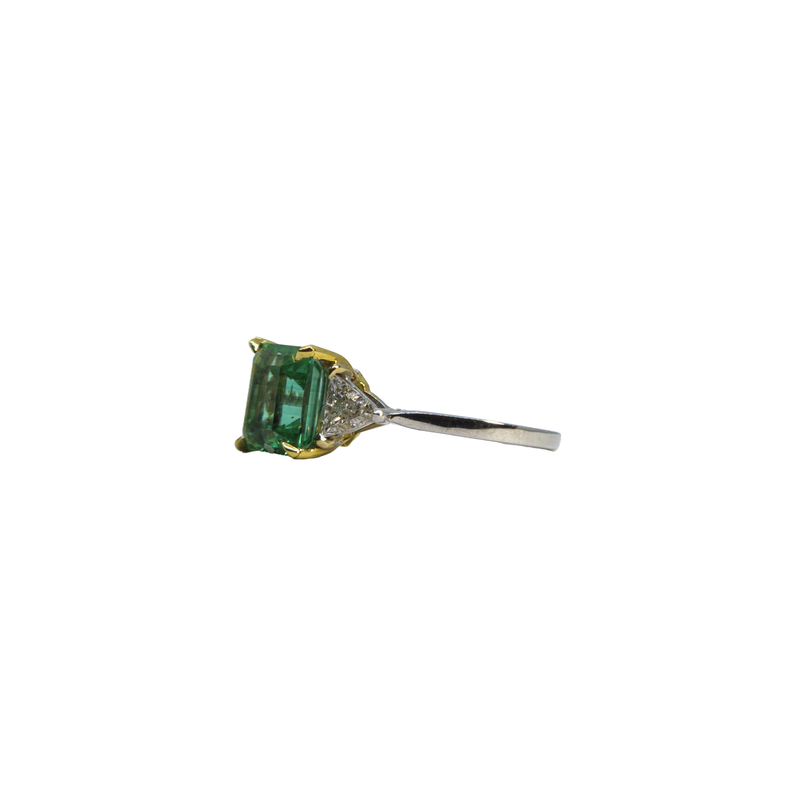 British, Circa 2000, A fine Colombian emerald and diamond ring - Image 3 of 4