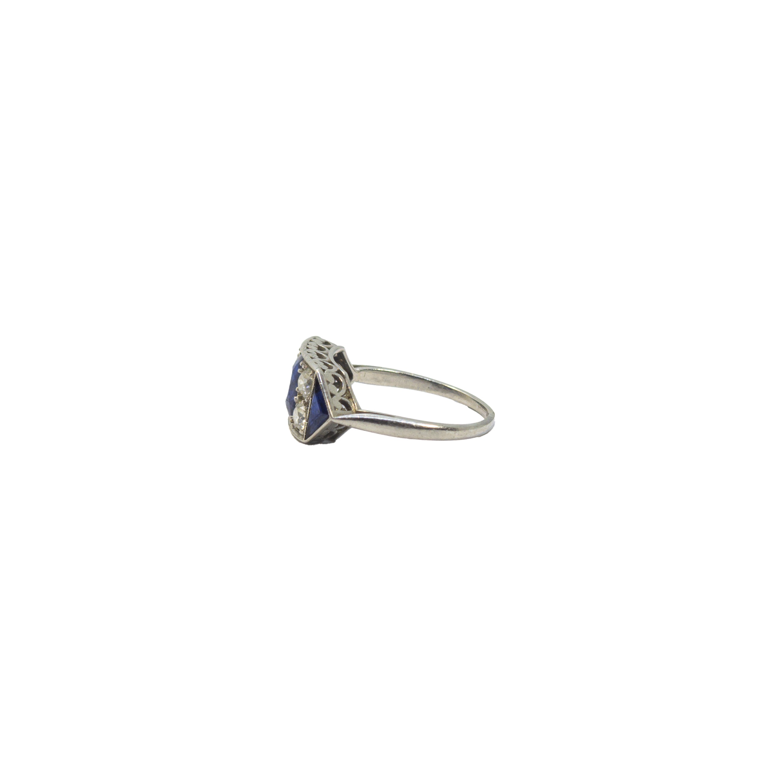 British, Circa 1920, A fine sapphire and diamond ring - Image 2 of 4