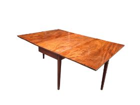 Early 20th Century, A large mahogany drop leaf dining table