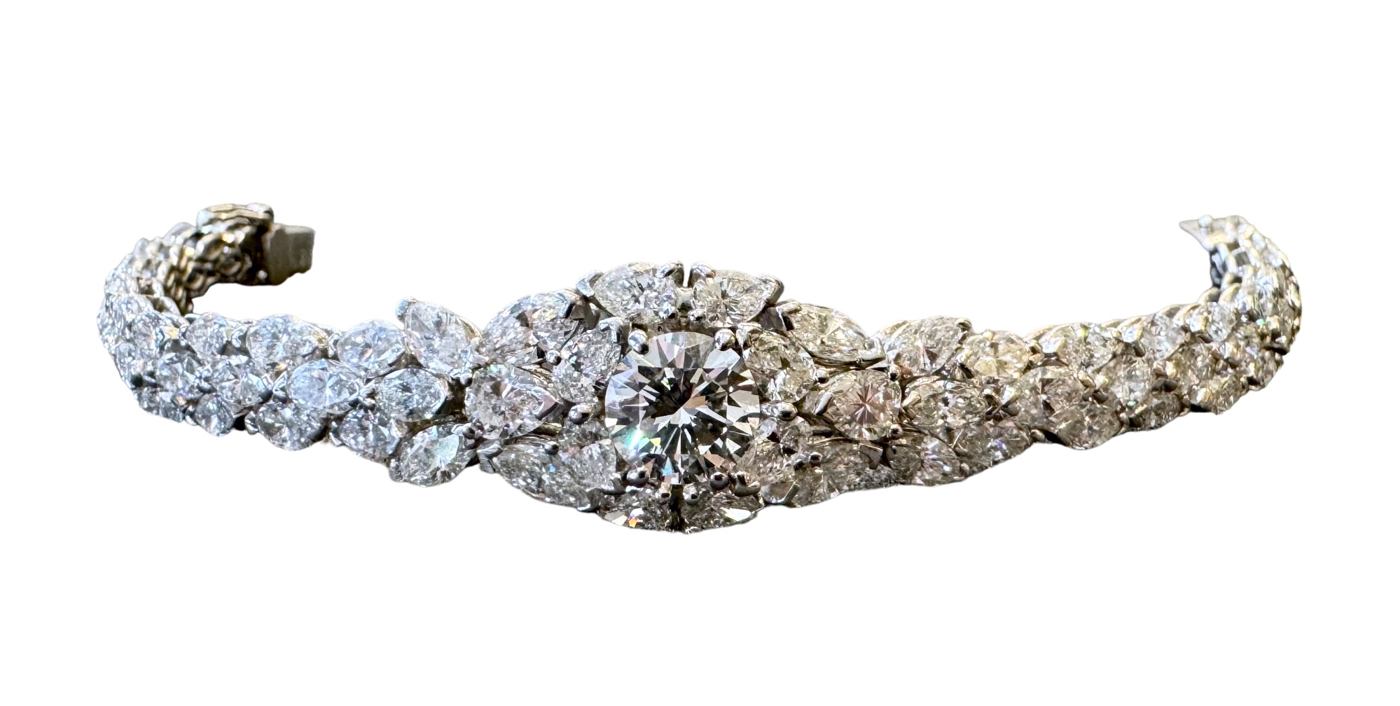 Circa 1990, A fine diamond and platinum bracelet