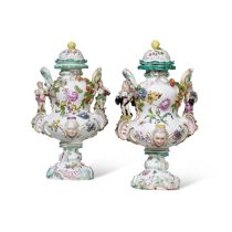 Two Meissen Two-Handled Vases and Covers, Circa 1760 | Zwei Meissen zweihenkelige Vasen mit Deckeln,