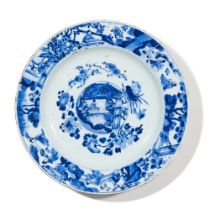 A large Chinese Blue and White Charger, Qing dynasty, Kangxi period | Ein großer chinesischer blau-w
