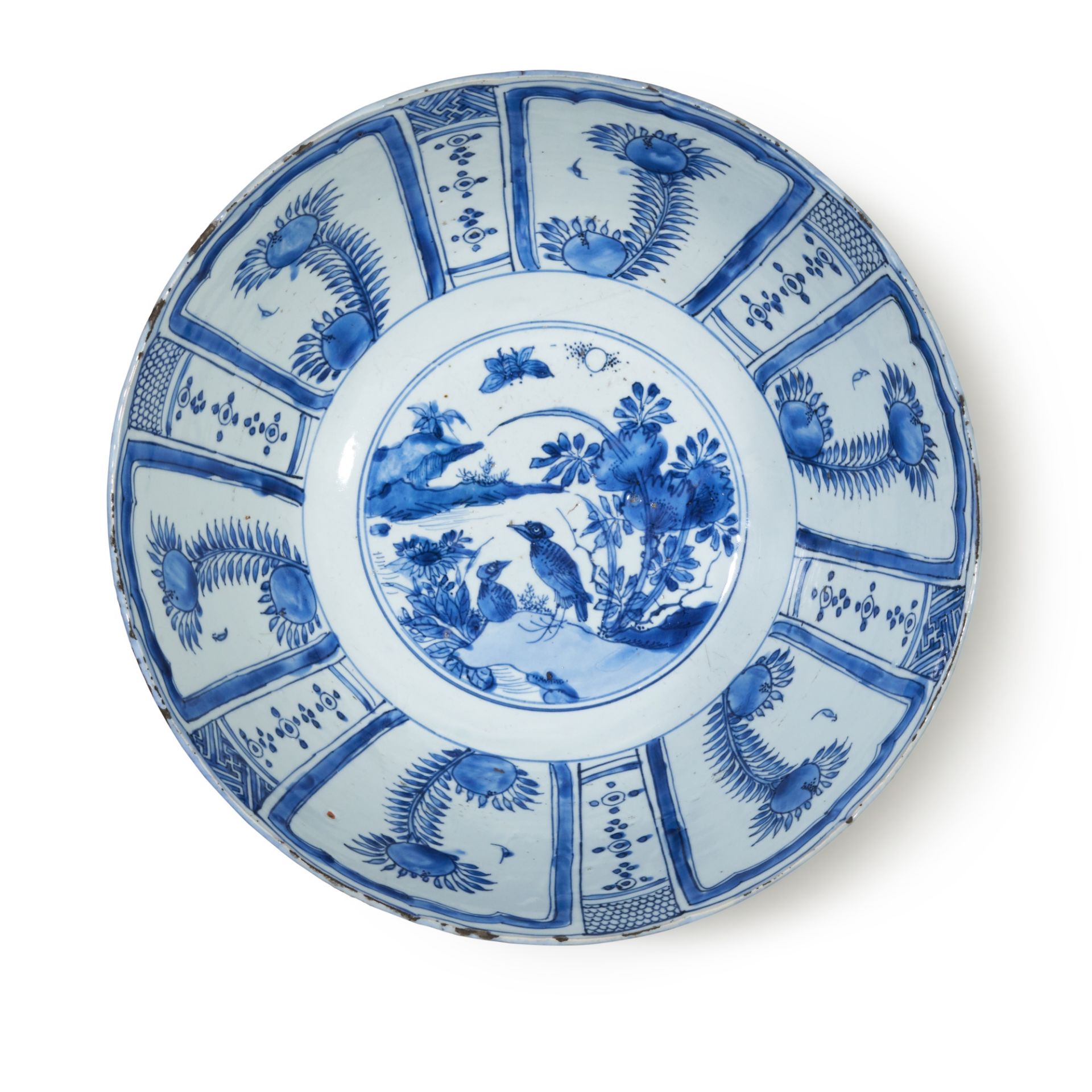 Two Chinese Blue and White 'Kraak' Dishes and a Bowl, Ming dynasty, Wanli period | Zwei chinesische  - Image 3 of 3