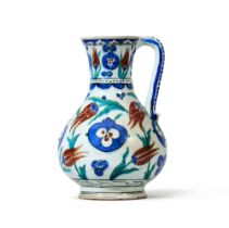 An Iznik Polychrome Pottery Jug, Turkey, Ottoman, Circa 1575 | Eine polychrome Iznik-Keramik Kanne,