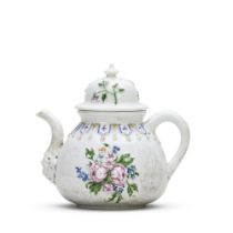 An Early Meissen Small Teapot And Cover, Circa 1715-20 | Eine frühe Meissen Teekanne mit Deckel, um 