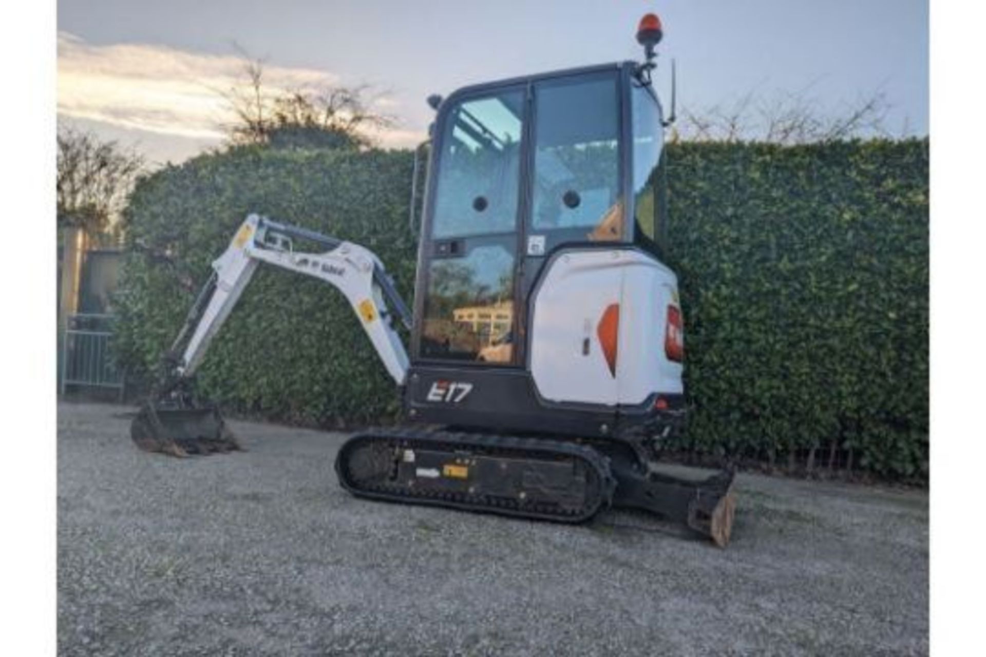 2021 Bobcat E17 1.7 Tonne Mini Digger Hours 255 - Image 2 of 9