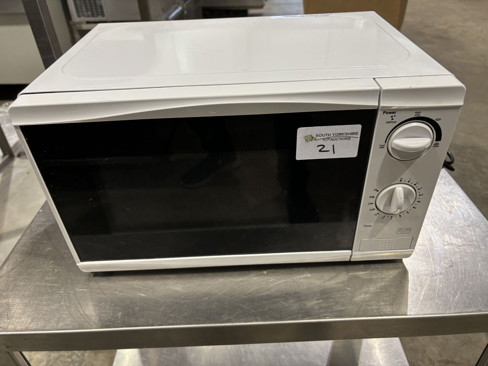 3 x Domestic Microwaves - Image 4 of 4