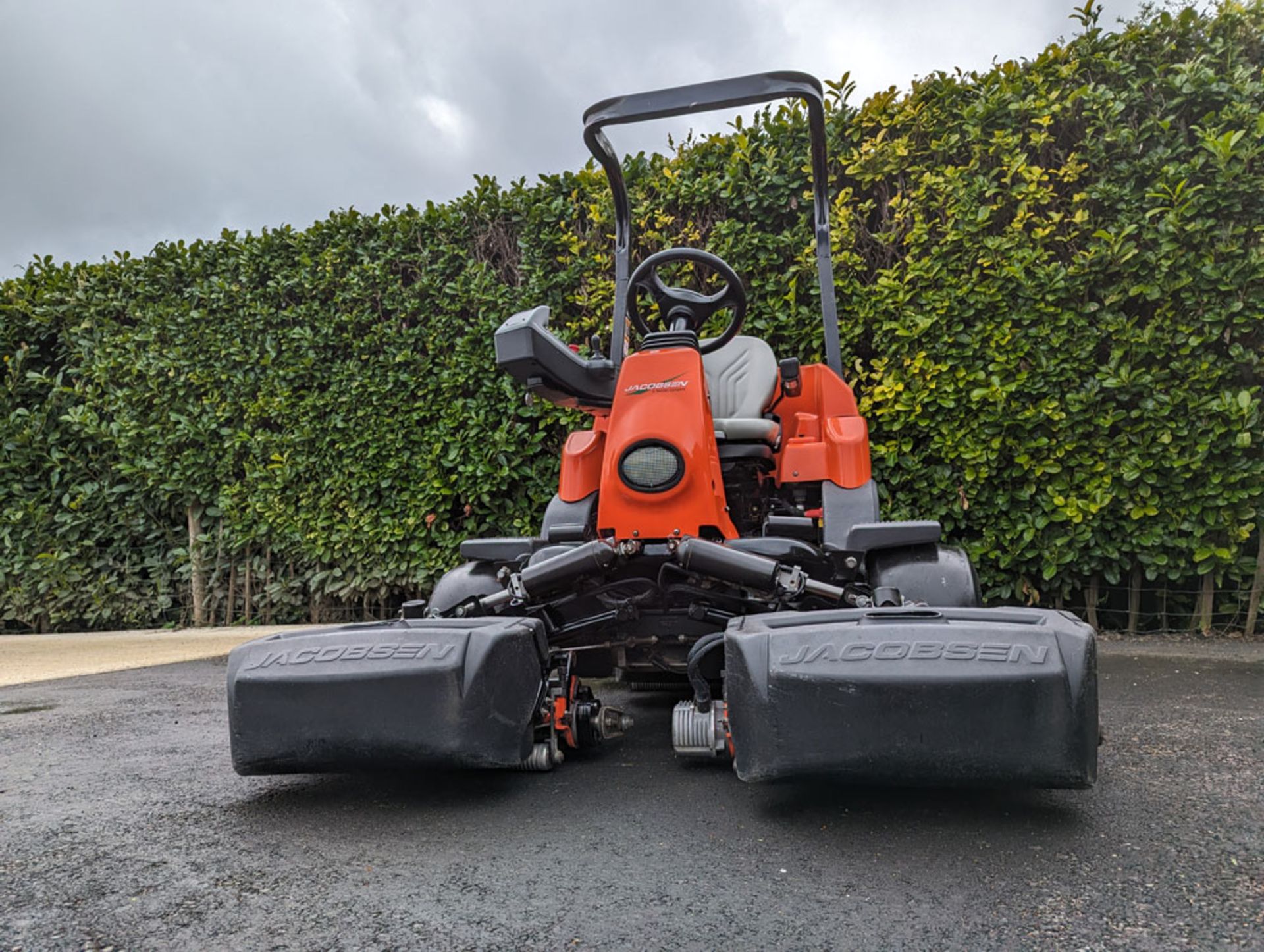 Jacobsen Eclipse 322 Hybrid 2WD Mower.