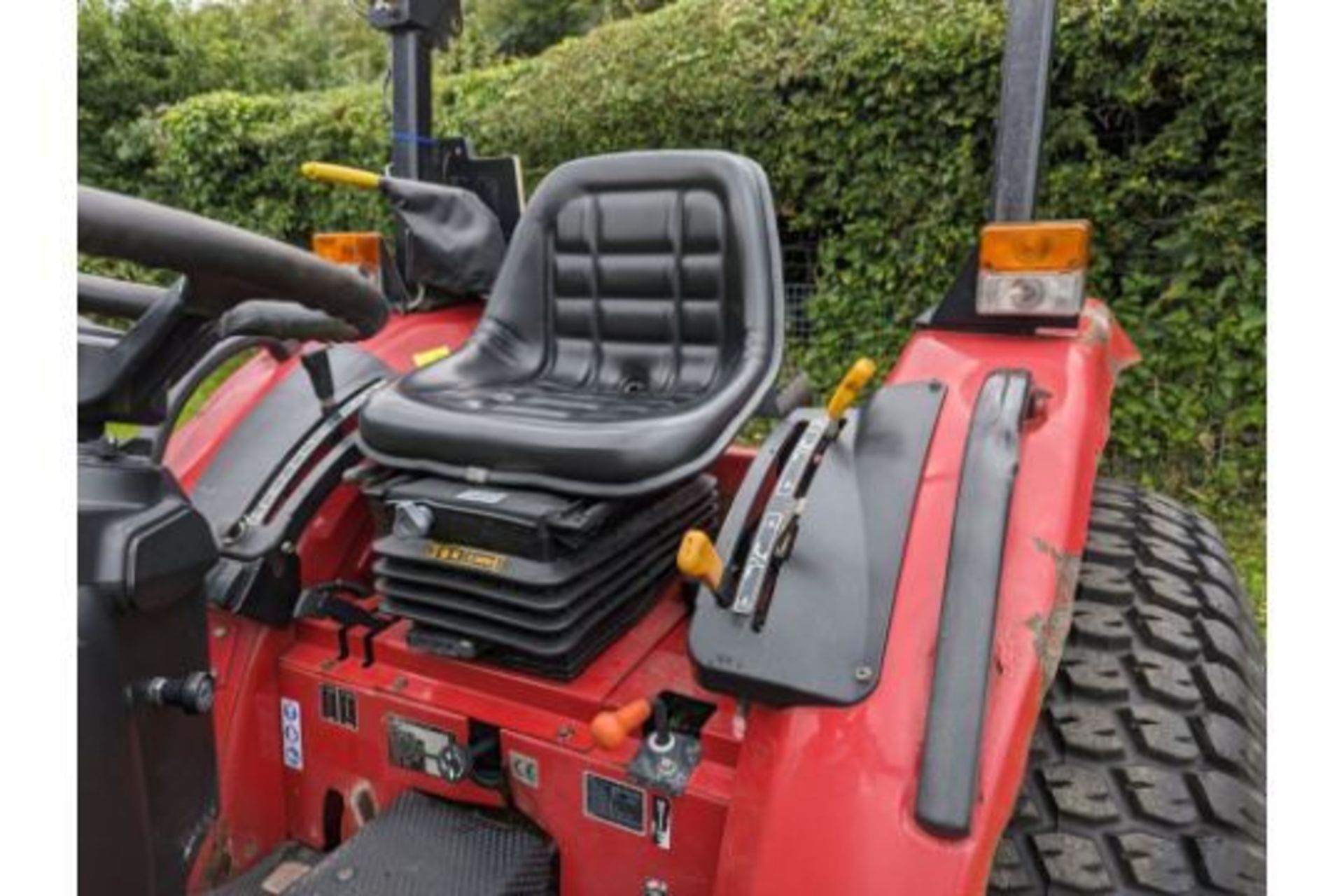 2013 Shibaura ST333 Compact Tractor With Lewis 25QH Loader Attachment 1848 Hours - Image 5 of 11
