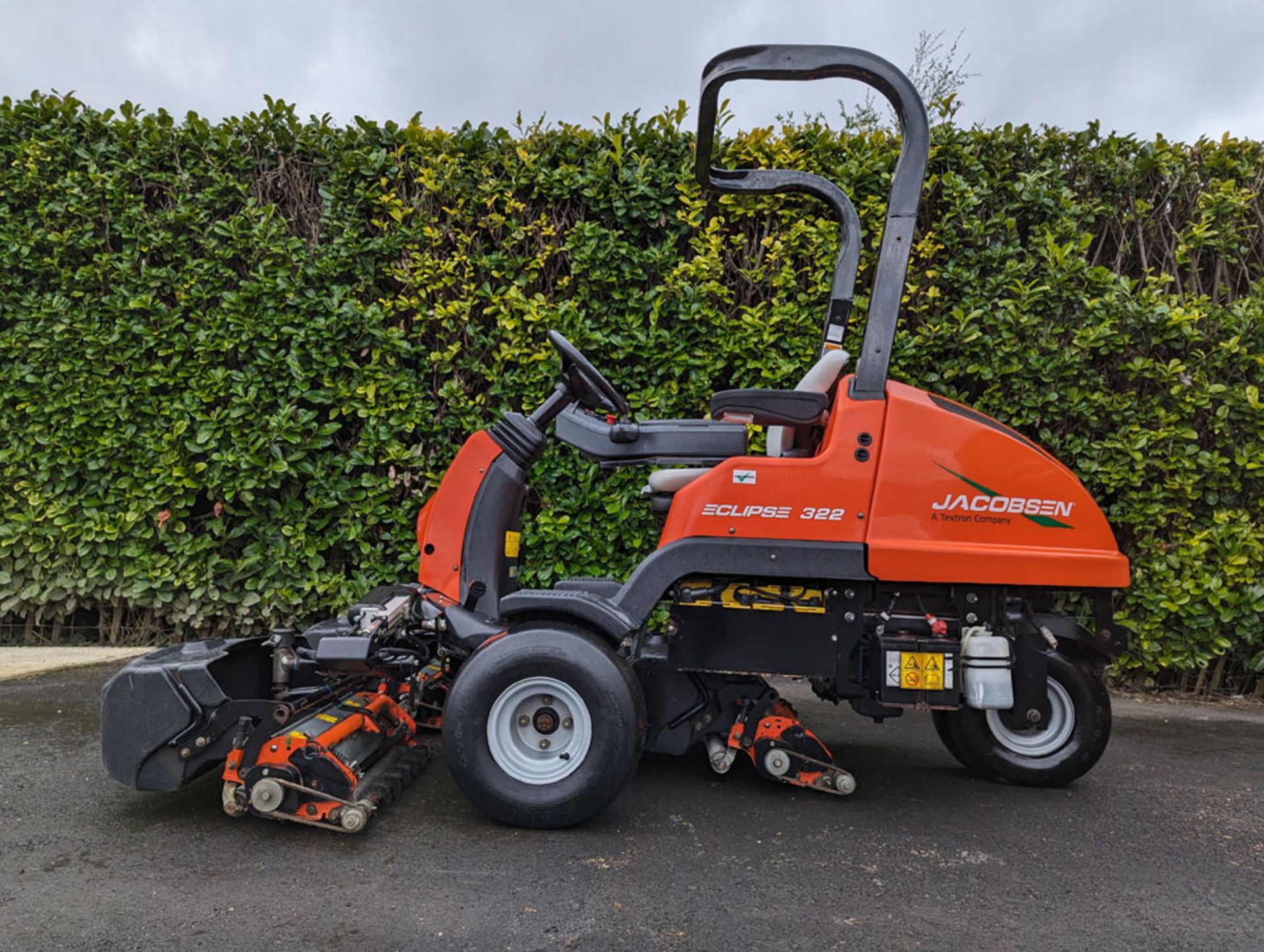 Jacobsen Eclipse 322 Hybrid 2WD Mower. - Image 7 of 10