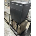 2 x Rubbermaid Transport Hot Boxes
