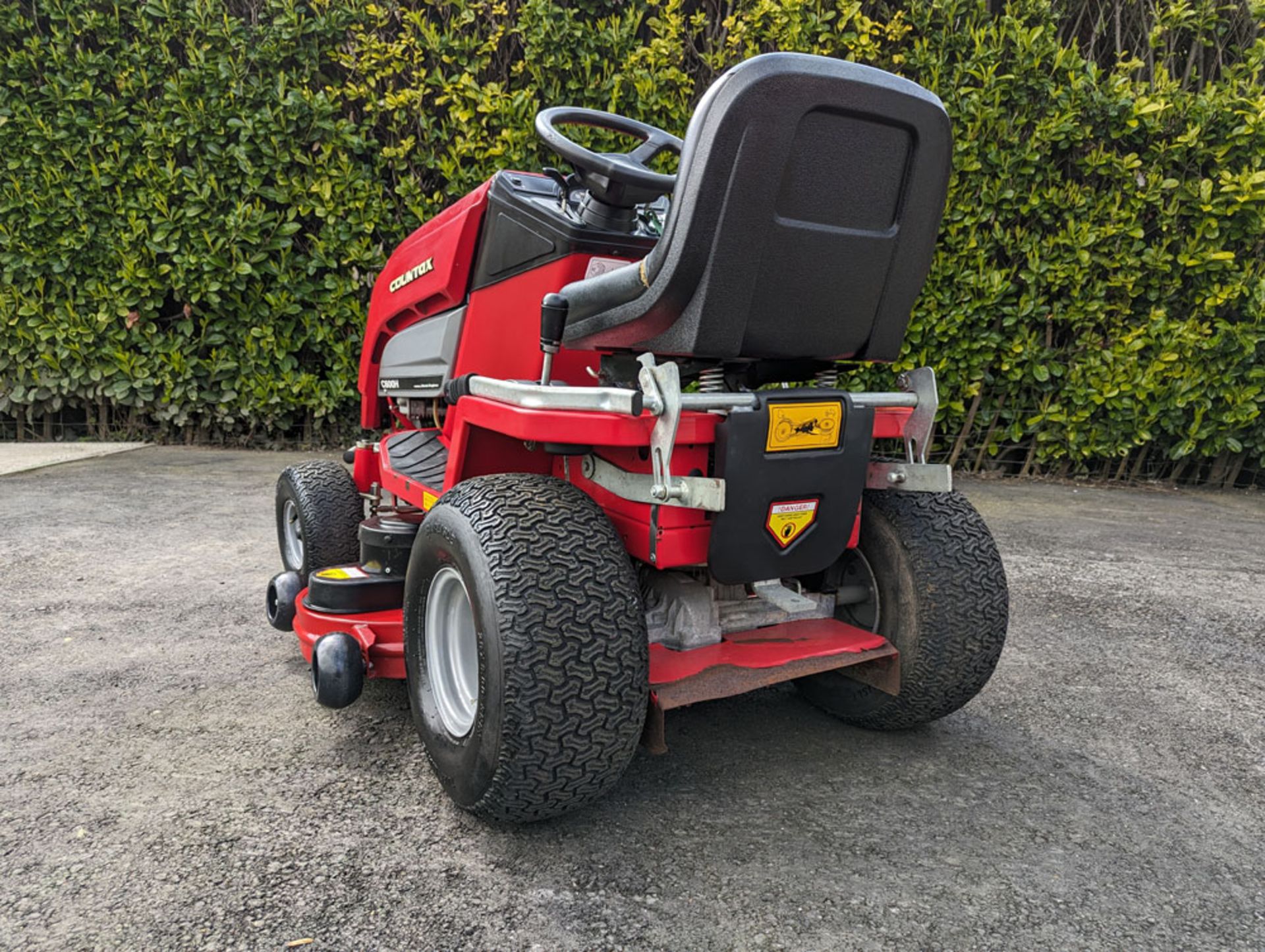 Countax C600H 44" Rear Discharge Garden Tractor - Image 5 of 8
