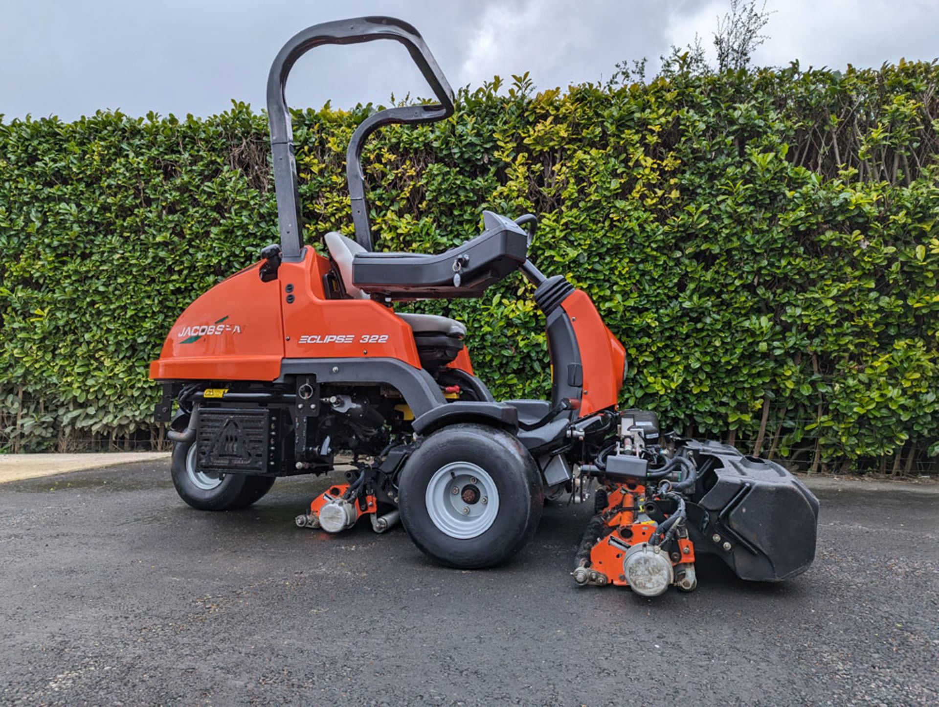 Jacobsen Eclipse 322 Hybrid 2WD Mower. - Image 2 of 10