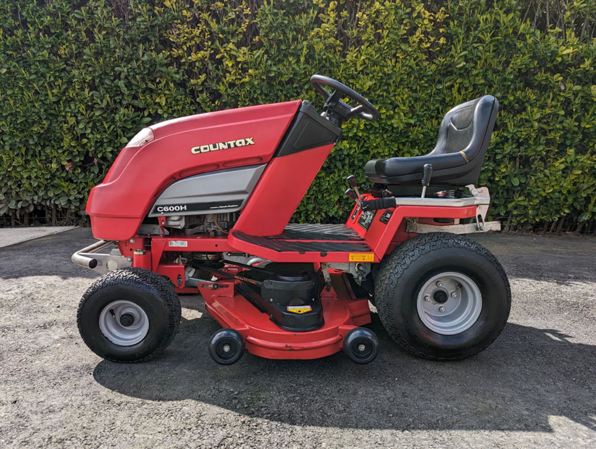 Countax C600H 44" Rear Discharge Garden Tractor - Image 6 of 8