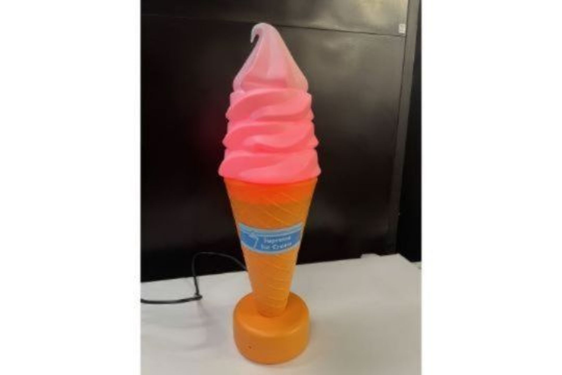 Illuminated ice cream cone display. - Image 2 of 9
