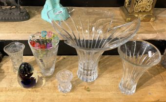 TIPPERARY CRYSTAL VASE BY LOUISE KENNEDY, JASPER VASE & WATERFORD, TO INCLUDE GLASS FLOWERS & A