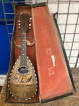 19TH CENTURY - ACHILLE LAN FRANCO E FIGLIO MANDOLIN IN CASE