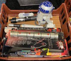 TRAY OF LIGHTSABERS - SOME BOXED TO INCLUDE WORKING R2D2 TELEPHONE ACTION FIGURE