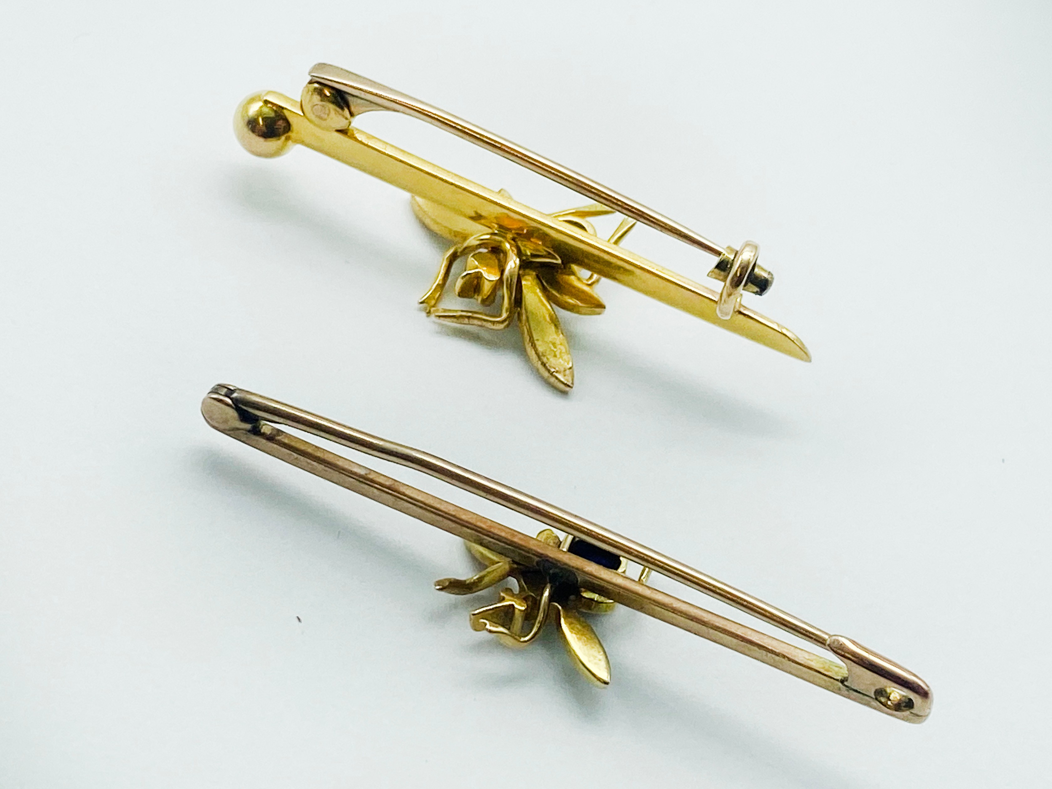 TWO 9CT GOLD SEED PEARL & TURQUOISE BAR BROOCHES - Image 2 of 4