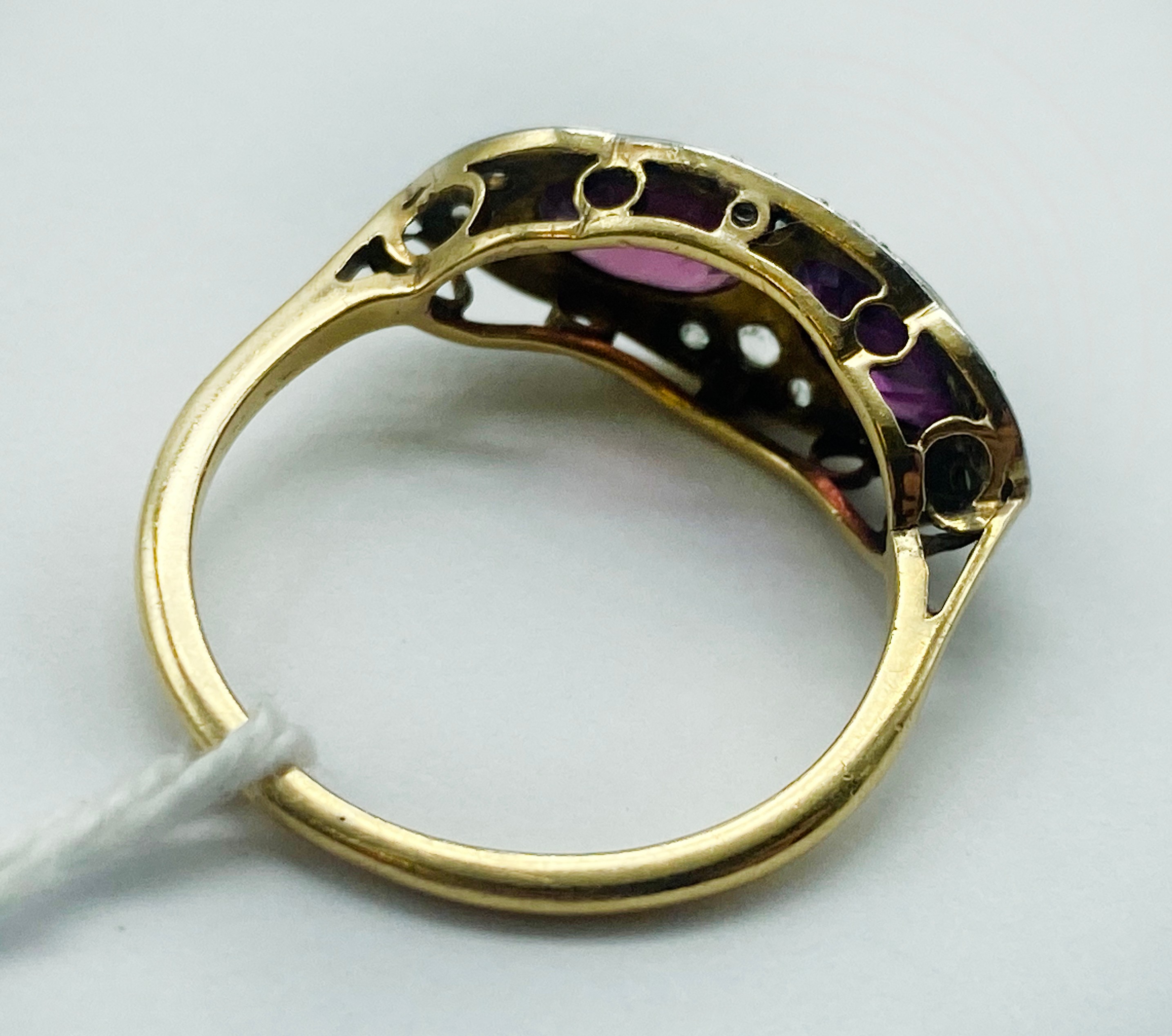 14CT GOLD RUBY & DIAMOND RING - Image 2 of 2