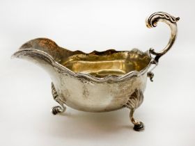 HALLMARKED SILVER GRAVY BOAT - 9 OZ