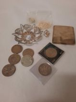 SMALL COLLECTION OF ITEMS TO INCLUDE SILVER FILIGREE DISH, SILVER COIN & SILVER RING