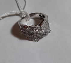 18CT WHITE GOLD RING 1.7CTS OF DIAMONDS APPROX