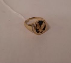 9CT GOLD EAGLE RING - APPROX 6.2 GRAMS