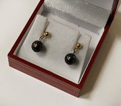 9CT GOLD BLACK PEARL EARRINGS