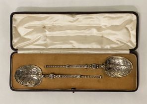 PAIR OF SILVER BOXED SPOONS TWO HALLMARKED SILVER - 3 OZS APPROX