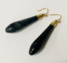 PAIR OF LAPIS LAZULI EARRINGS WITH GOLD TOPS