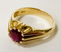 18 CT. GOLD RUBY GENTS RING SIZE S - 9.1 GRAMS APPROX