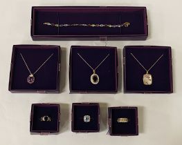 SEVEN BOXED GOLD JEWELLERY ITEMS