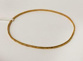 18CT GOLD BANGLE 5.3 GRAMS APPROX