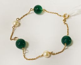 18CT GOLD JADE & PEARL BRACELET