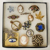 15 BROOCHES - 1 X GOLD - 1 X SILVER